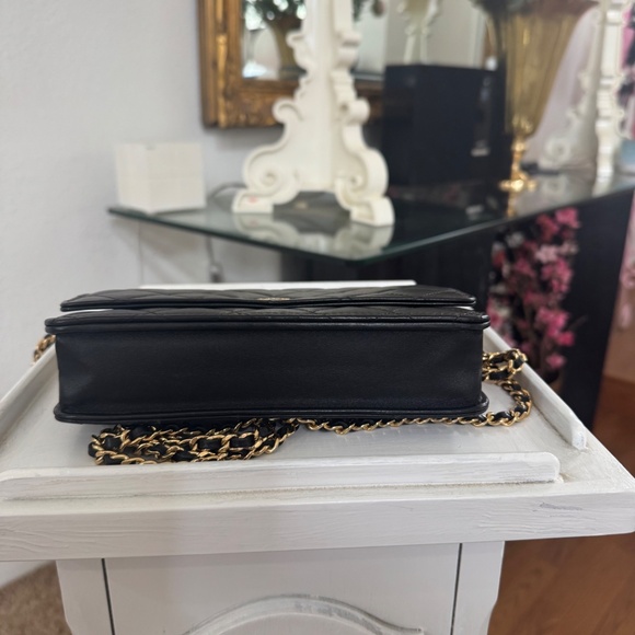 Chanel wallet on a chain - Picture 9 of 16